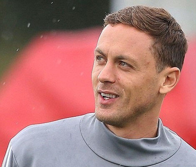 Ảnh bài viết Matic cười hạnh phúc xuyên suốt buổi tập đầu cùng M.U