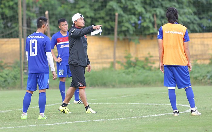 Ảnh bài viết HLV Hữu Thắng cấm tiệt U22 Việt Nam xơi mì gói