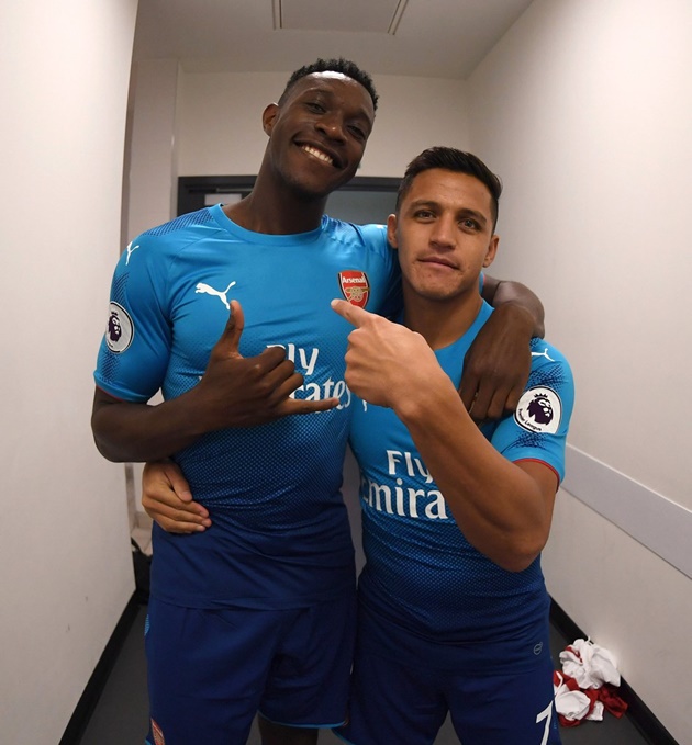 Ảnh bài viết Arsenal ra mắt "ảnh thẻ" mùa mới: Sanchez, Welbeck chất nhất