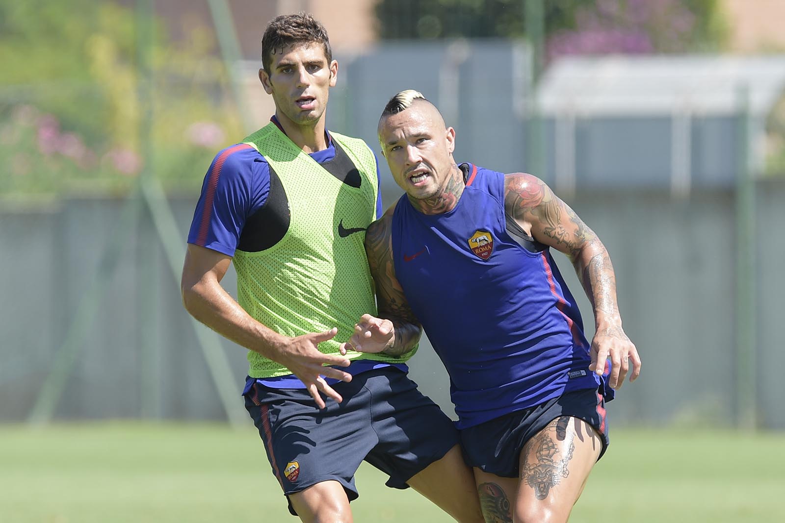 Nainggolan mồ hôi nhễ nhại dưới cái nóng tại Trigoria
