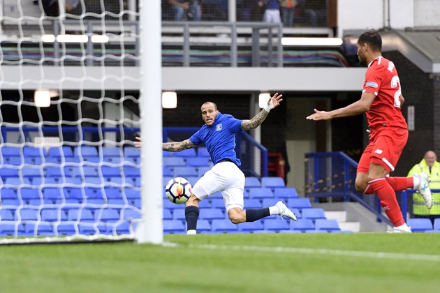 Tân binh lò La Masia ghi bàn, Everton vẫn hòa nhạt nhòa trước Sevilla