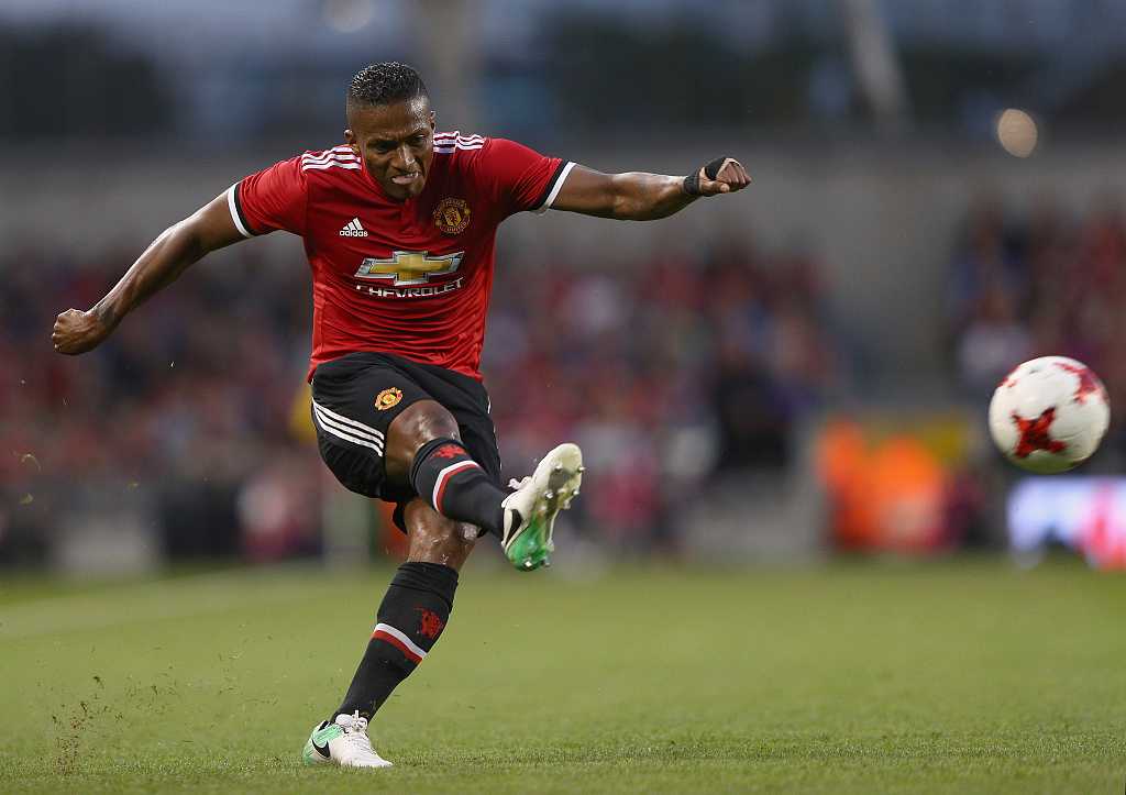 Valencia ôm mộng vô địch Siêu cúp châu Âu
