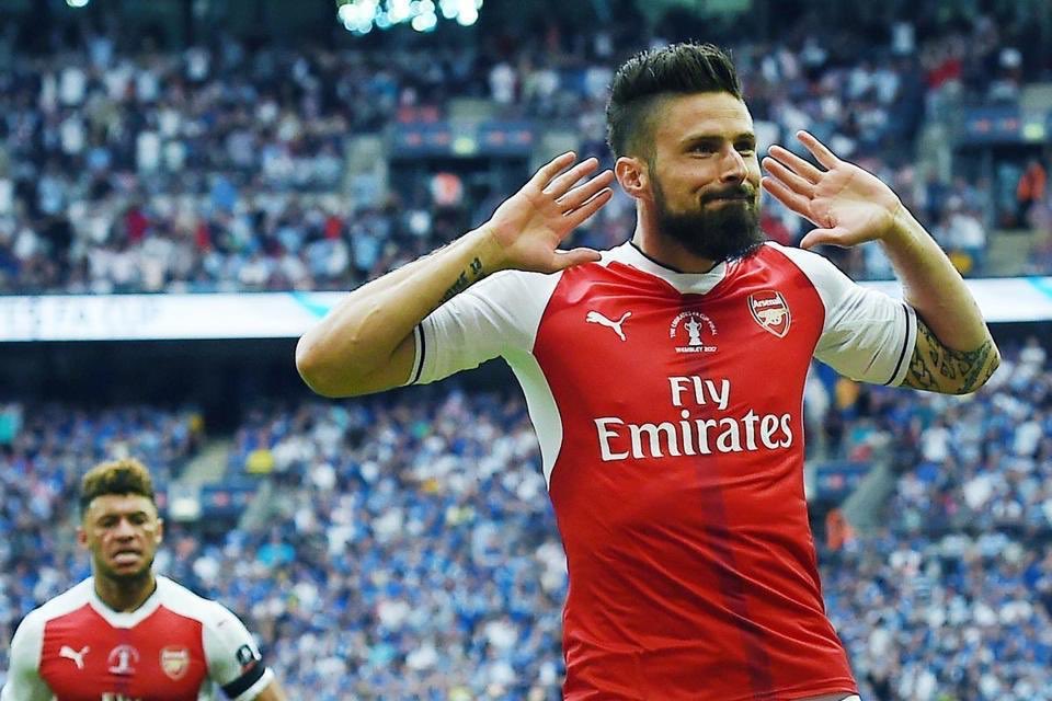 Adidas đề nghị khủng, Arsenal phũ với Puma?