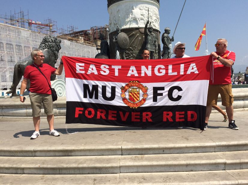 Fan Quỷ đỏ háo hức đón chờ Man Utd đấu Real