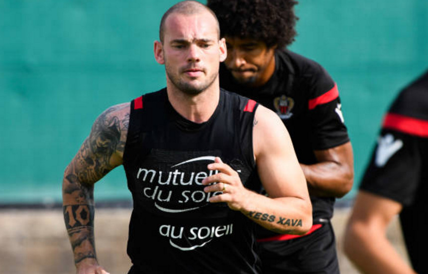 Ảnh bài viết Buổi tập đầu tiên của Sneijder trong màu áo Nice