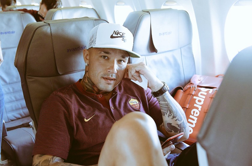 Ảnh bài viết Tập xong, AS Roma lập tức lên máy bay sang Tây Ban Nha