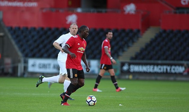 Ảnh bài viết Dwight Yorke lại nổ súng khi khoác áo Quỷ đỏ