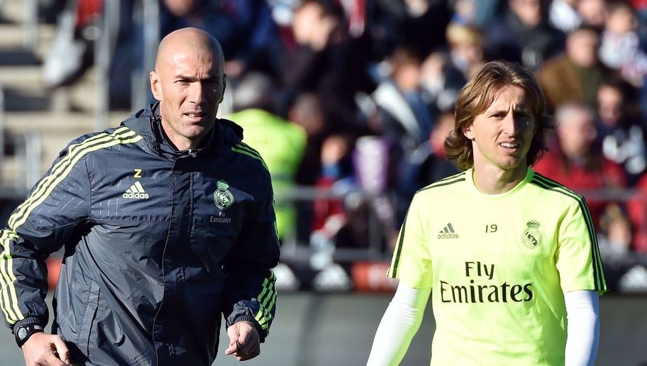 Ảnh bài viết Modric lỡ trận Siêu kinh điển lượt đi: Tính sao đây Zidane?