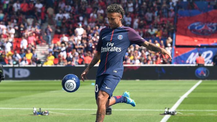 Vì sao Neymar vẫn "ngồi chơi xơi nước" tại PSG?