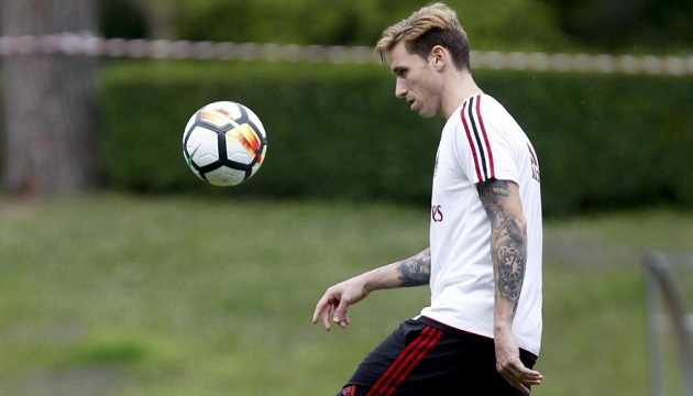 Ảnh bài viết XÁC NHẬN: Tân binh AC Milan "ngồi chơi xơi nước" một tháng