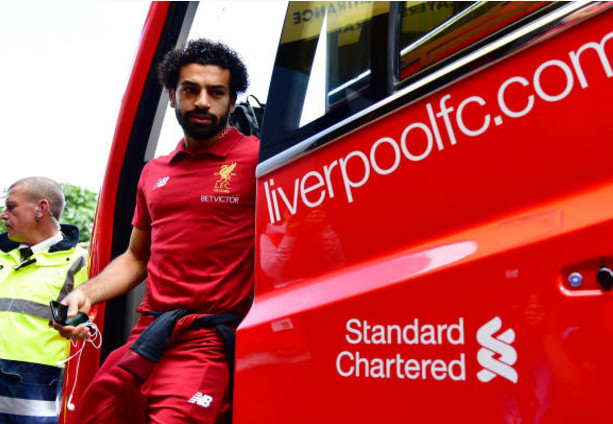 Dàn sao Liverpool đã tới Vicarage Road, chuẩn bị mở tiệc