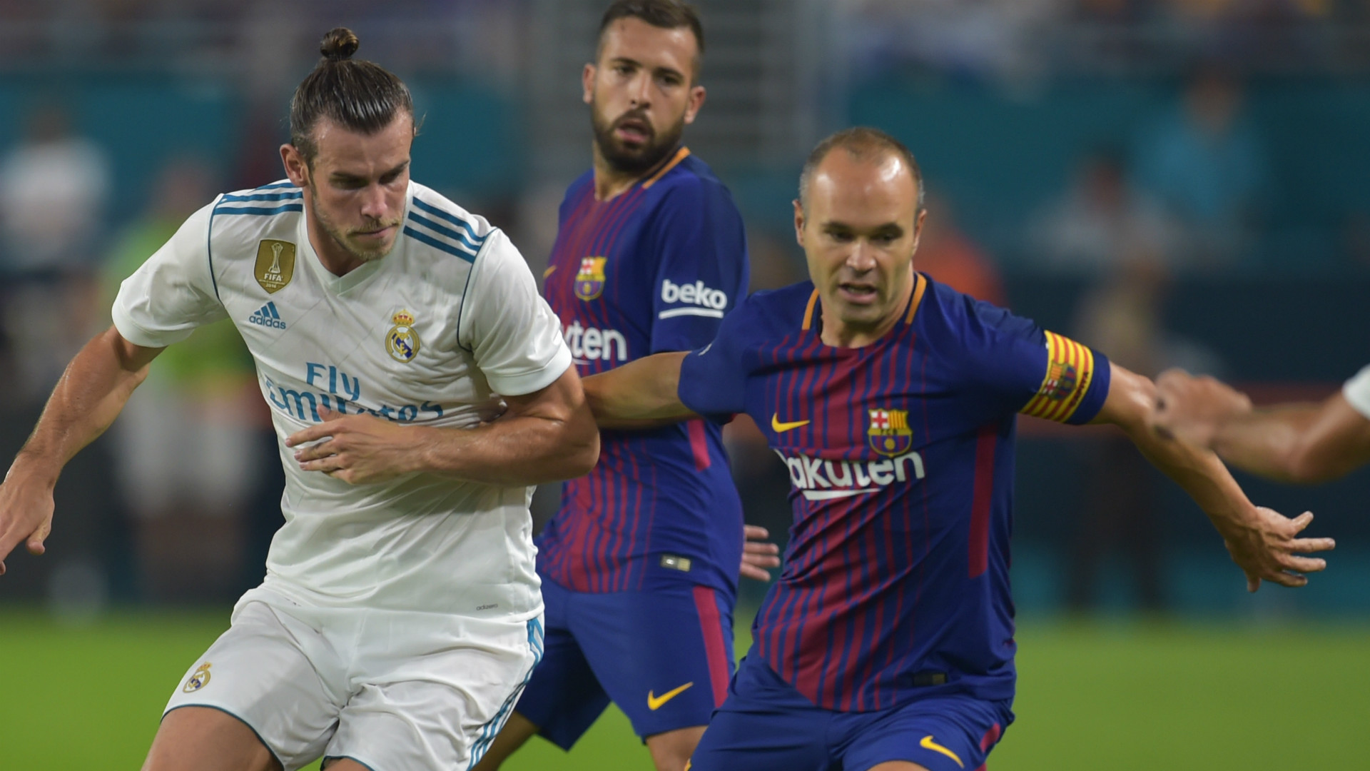 3h00 ngày 14/08, Barcelona vs Real Madrid: Đừng nhìn lại sau lưng