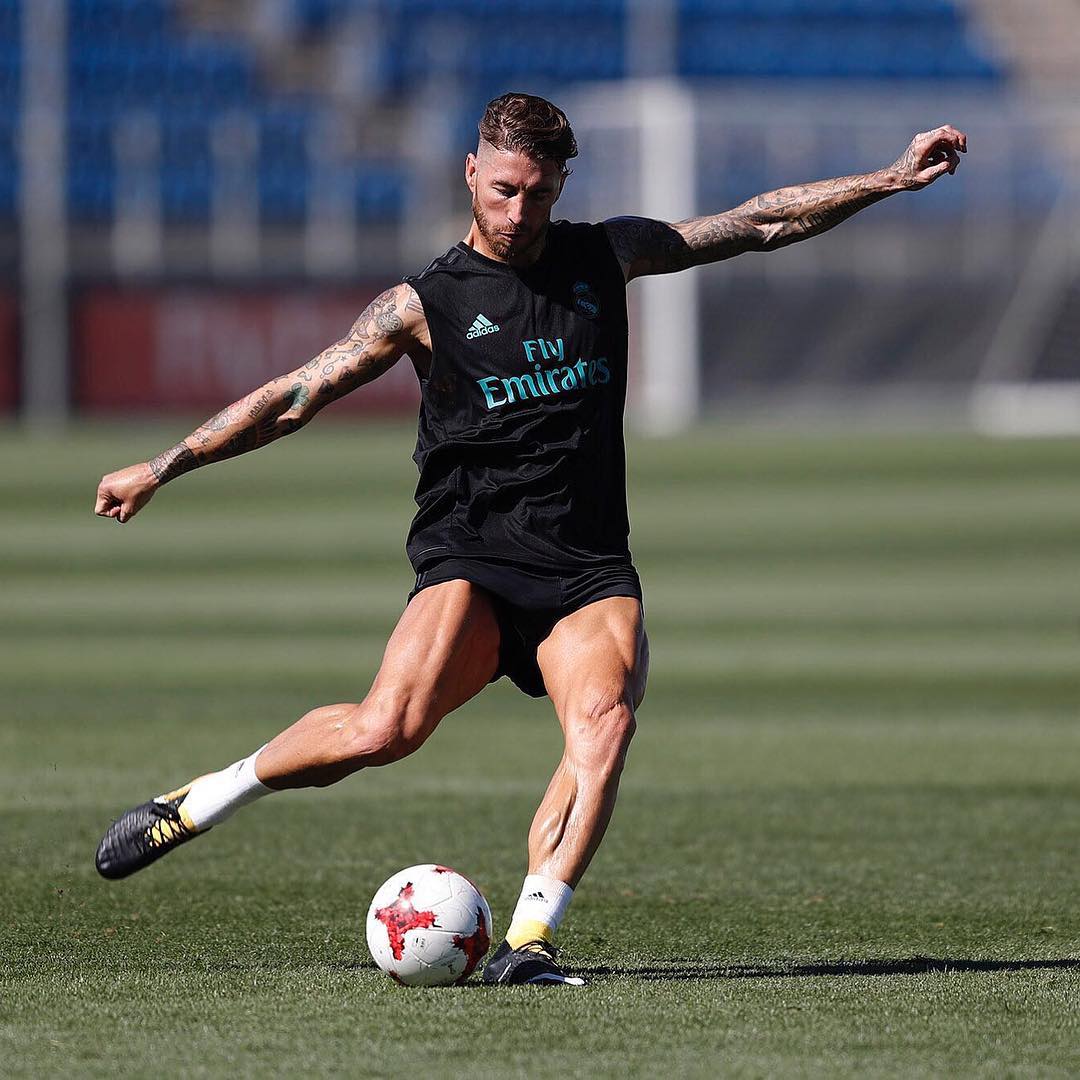 Ảnh bài viết Ramos căng đùi tập sút, quyết ghi bàn vào lưới Barca