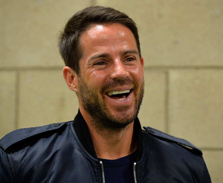 Chơi cực hay, Pogba vẫn bị Jamie Redknapp loại khỏi đội hình hay nhất vòng 1