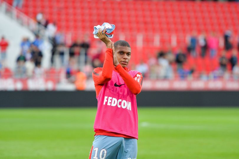 Ảnh bài viết SỐC! Toàn đội Monaco được thông báo Mbappe sẽ đến PSG