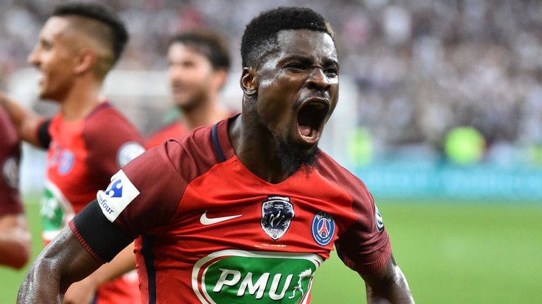 Ảnh bài viết Điểm tin tối 15/08: Tottenham cướp hàng của Man Utd; Zidane bênh vực Ronaldo