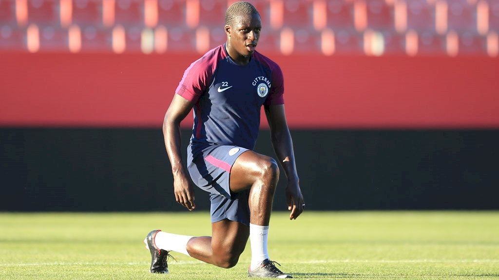 Ảnh bài viết Hậu vệ trái đắt nhất thế giới tập luyện buổi đầu cùng Man City