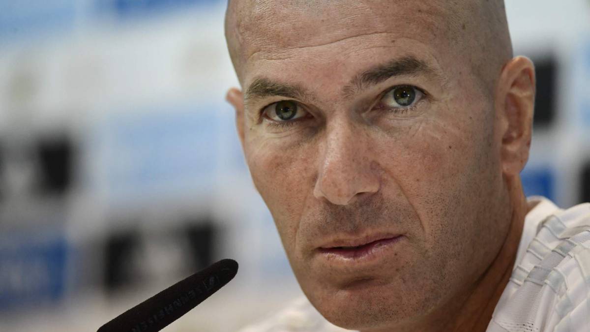 Ảnh bài viết Zidane lấp lửng về việc Real nổ bom tấn