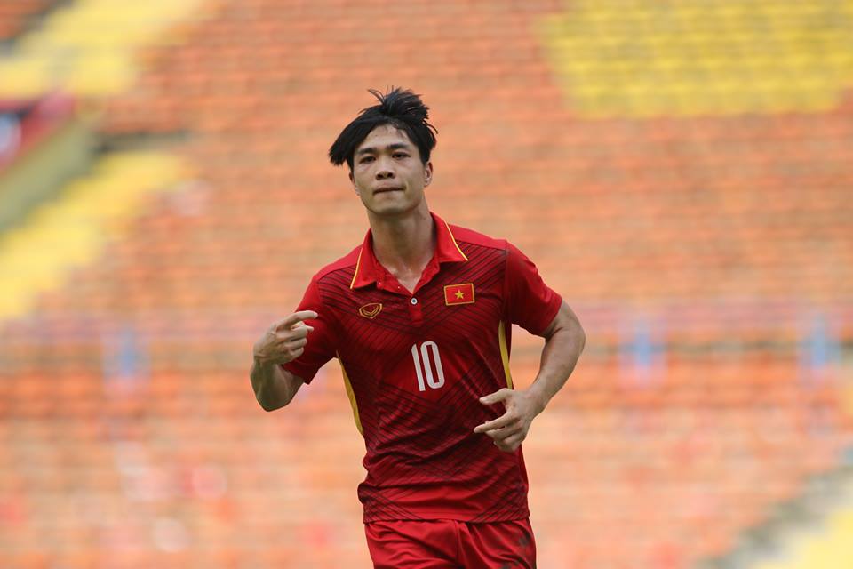 Công Phượng giống CR7 từ dứt điểm đến cách ăn mừng