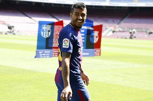 Ảnh bài viết Khán đài Camp Nou vắng tanh ngày ra mắt Paulinho