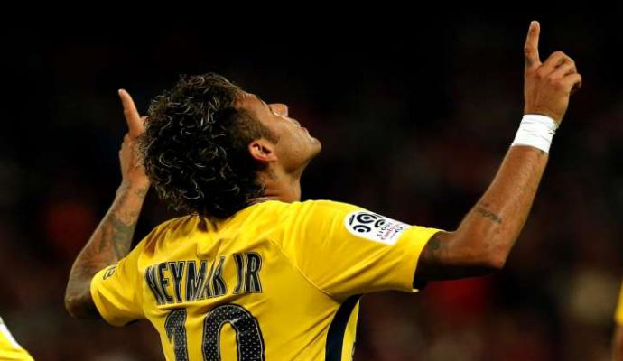 Đội nhà lụn bại, CĐV Barca đáp trả đầy thách thức