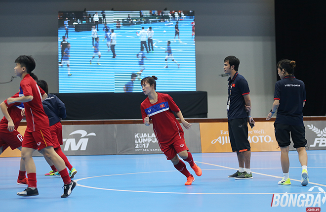 Nữ Futsal Việt Nam được nghe nhạc Sơn Tùng M-TP trước đại chiến Thái Lan