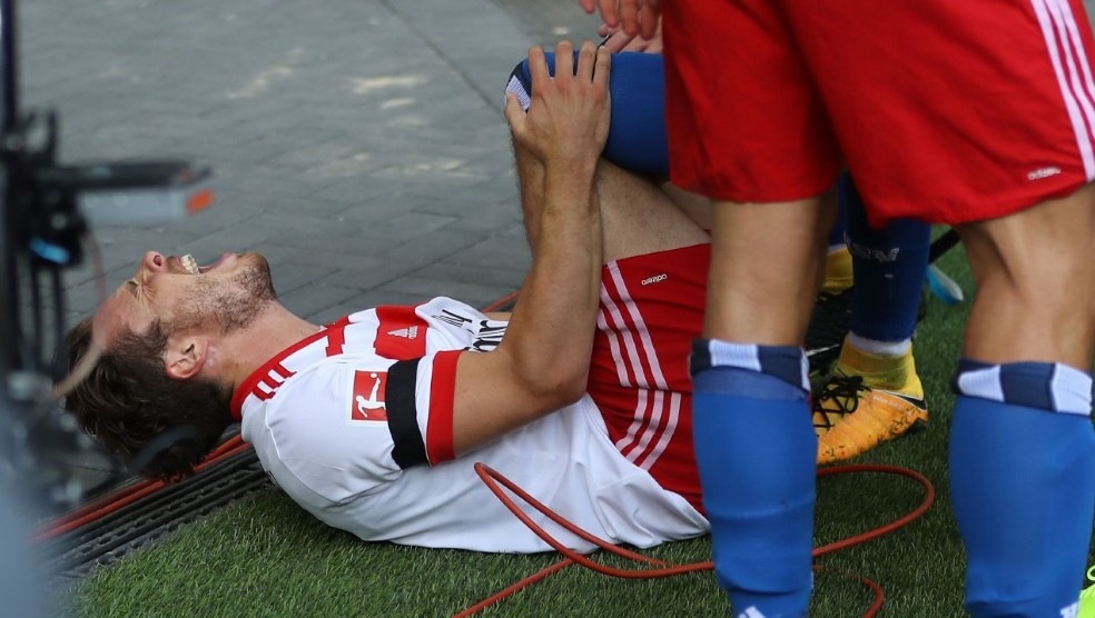 Ảnh bài viết Ăn mừng phấn khích, Muller nghỉ thi đấu 7 tháng