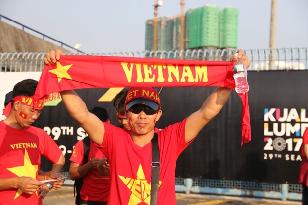 Ảnh bài viết CĐV Việt Nam háo hức trước trận U22 Việt Nam - U22 Philippines