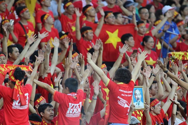 Ảnh bài viết Công Phượng chói sáng, CĐV Việt Nam khuynh đảo khán đài Shah Alam