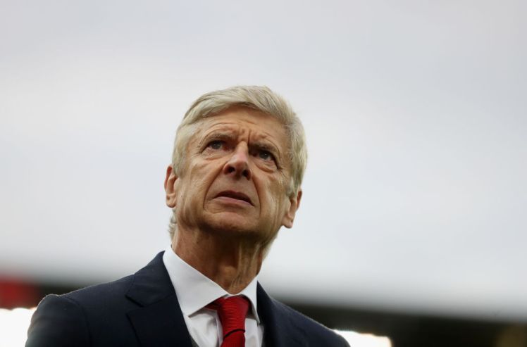 Thua Stoke, HLV Wenger chỉ muốn bán cầu thủ