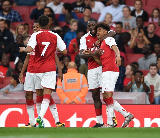 Thần đồng Reiss Nelson lại tỏa sáng, U23 Arsenal đè bẹp U23 Man City