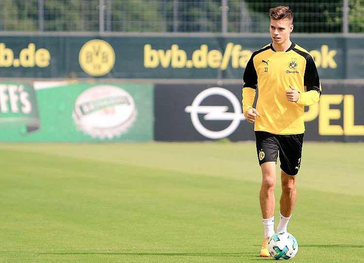 Julian Weigl đem tin vui cho Dortmund