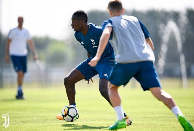 Ảnh bài viết Sau màn ra mắt, Matuidi tiếp tục gây ấn tượng trên sân tập