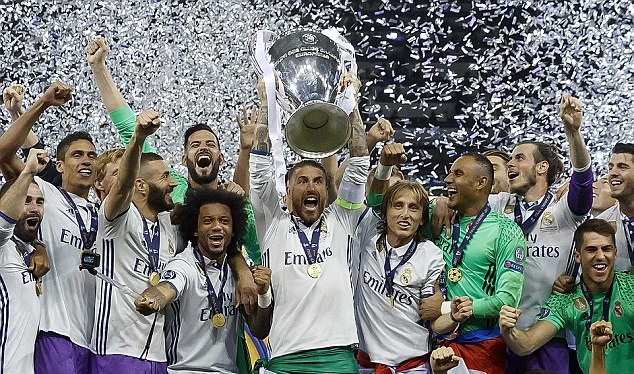 Bốc thăm vòng bảng Champions League 2017/18: M.U, Real vào bảng tử thần?