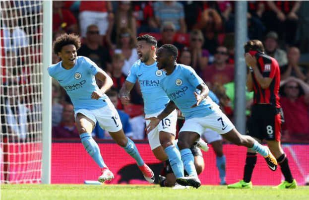 Thẻ đỏ cho Sterling là quá 'máy móc'?