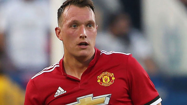 Ảnh bài viết Mourinho: "Phil Jones là mẫu cầu thủ yêu thích của tôi"