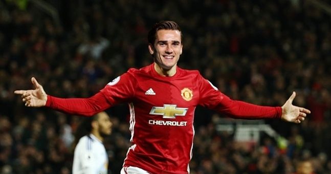 TIẾT LỘ: Lẽ ra Griezmann đã tới M.U, khoác áo số 7
