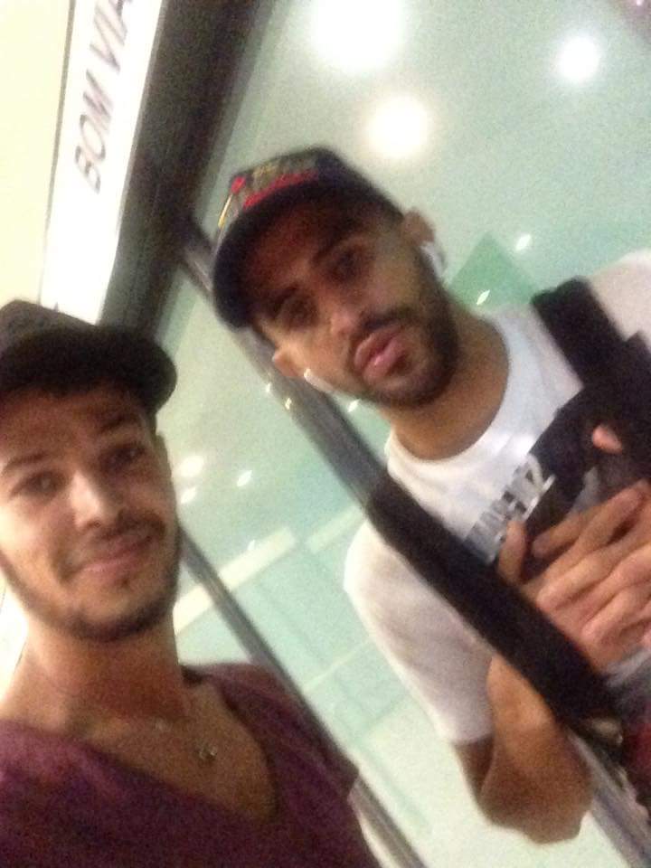 Ảnh bài viết Mahrez vạ vật ở sân bay, chờ CLB mới đến rước