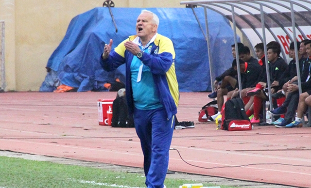 Ảnh bài viết Điểm tin bóng đá Việt Nam sáng 01/09: HLV Petrovic đánh giá cao bộ tứ HAGL