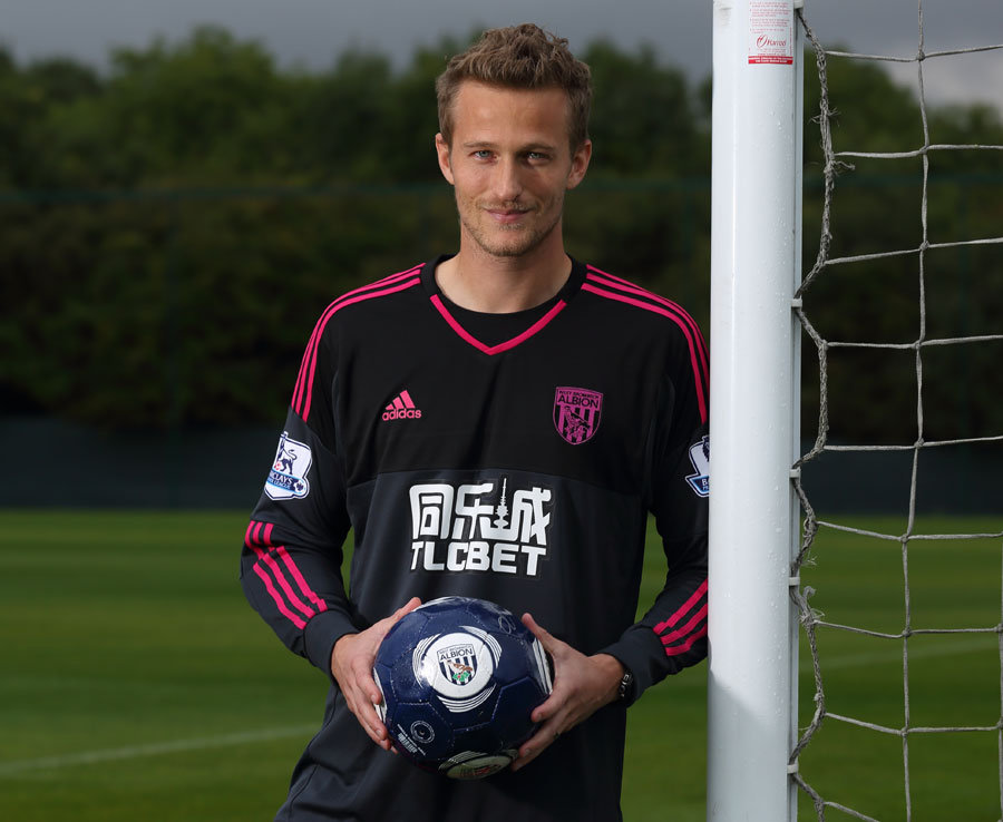 Lindegaard, Toure và 19 cầu thủ tự do có thể cập bến NHA (Phần 1)