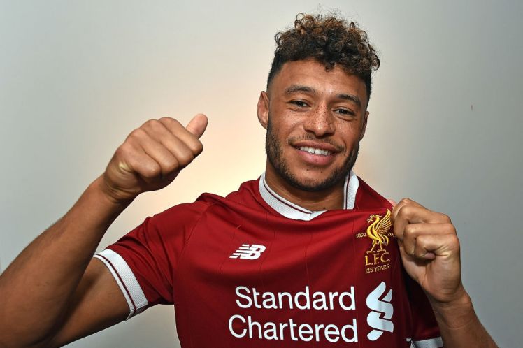Ảnh bài viết Nếu Chamberlain đá chính tại Liverpool, ai là người sẽ phải hy sinh?
