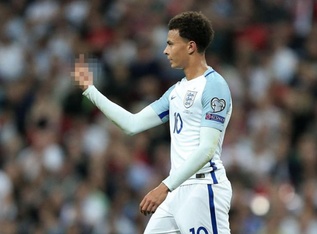 Ảnh bài viết Hành động khiếm nhã với trọng tài, án phạt đang chờ Alli