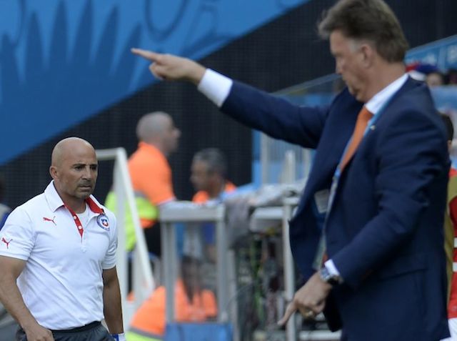 Chuyện kể của Sampaoli: Van Gaal từng hăm dọa tôi!