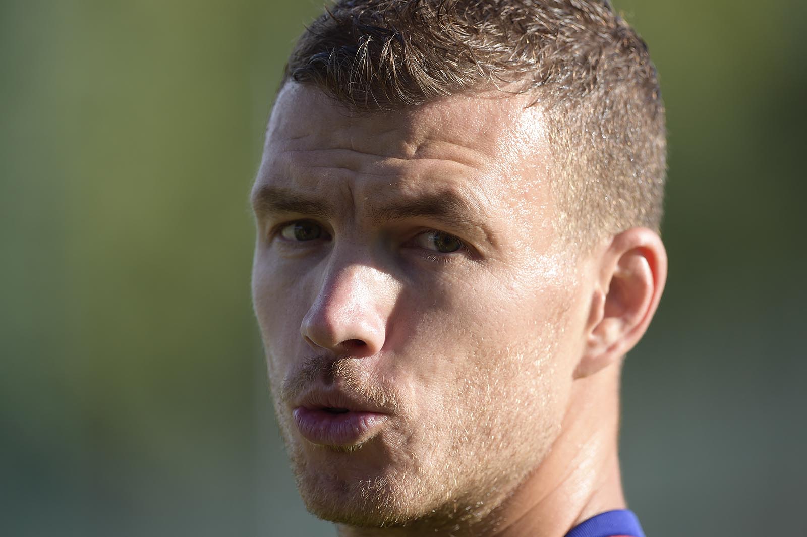 Ảnh bài viết Hai sắc thái đối lập trên sân tập Roma