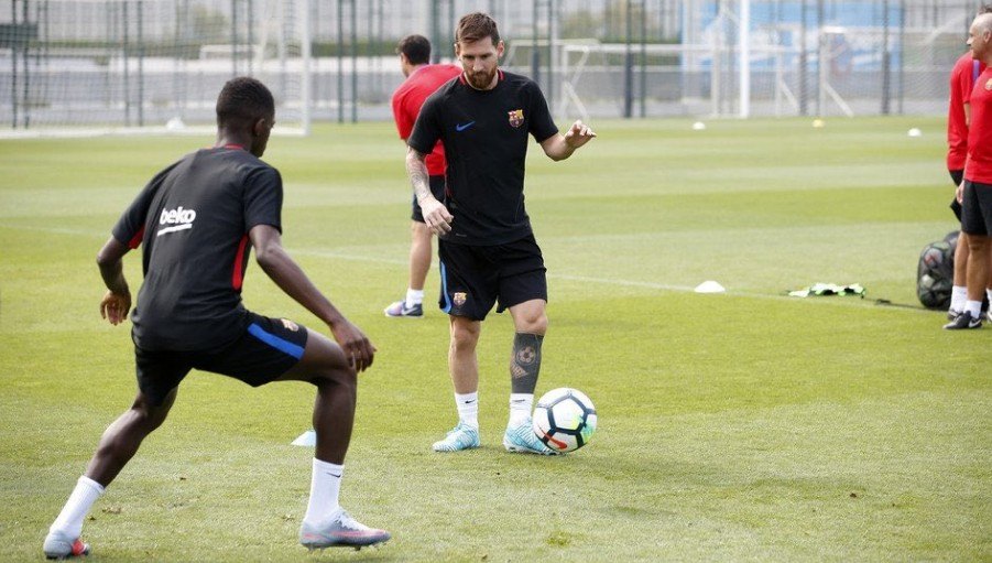 Ngày đầu tập luyện cùng Messi, Dembele vui ra mặt