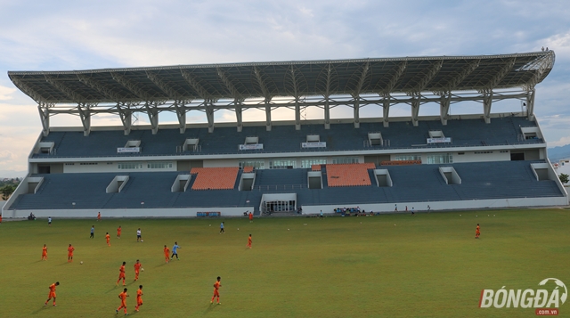 Ảnh bài viết Chùm ảnh: Ngắm dàn mái che hiện đại nhất V-League của SHB Đà Nẵng