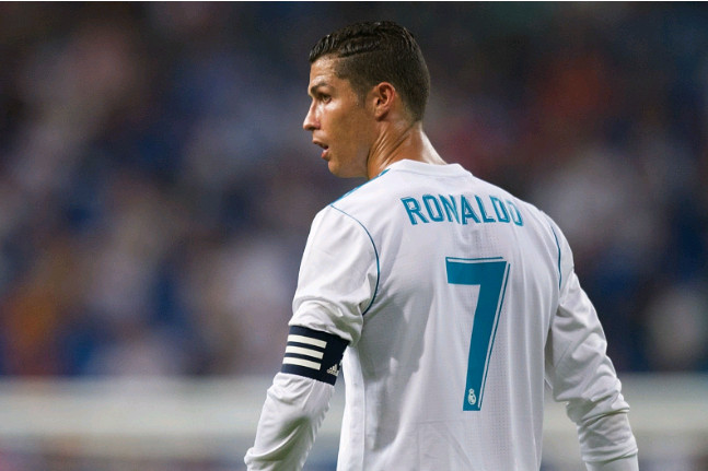 Ảnh bài viết Zidane: "Ronaldo đến từ hành tinh khác"