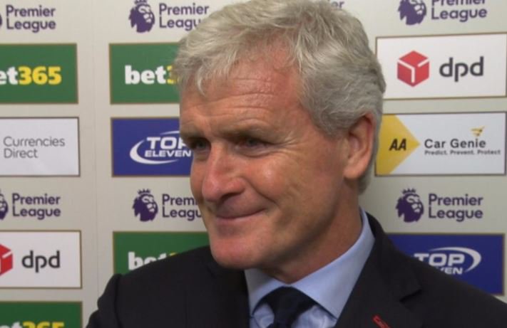 Mark Hughes: Tôi đã bảo Mourinho 'cút đi'