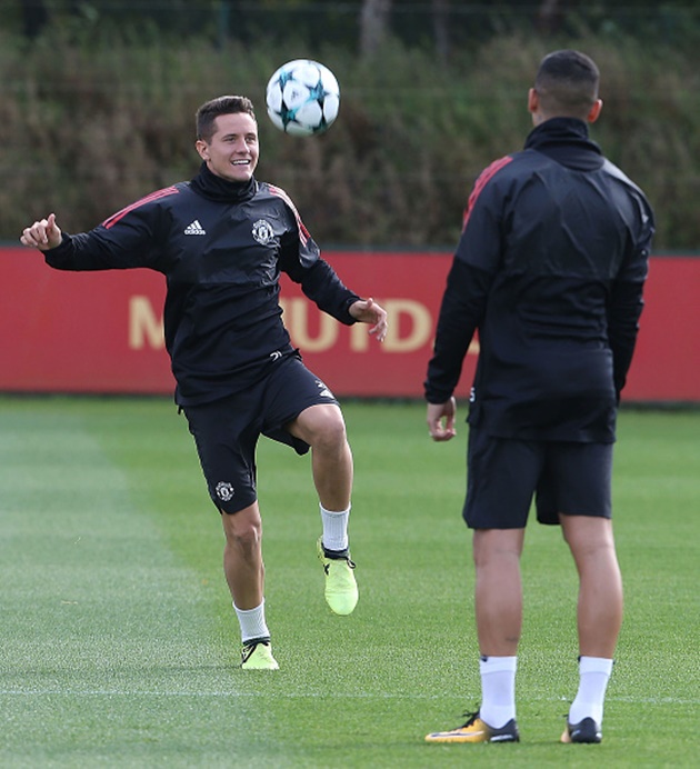 Ảnh bài viết Ander Herrera tươi như hoa, chờ trận khai màn Champions League