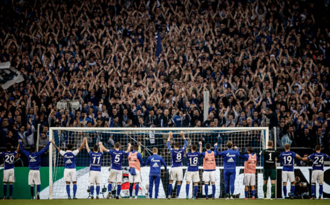 Ảnh bài viết Schalke 3-1 Stuttgart: Hoàng đế xanh cho Thiên nga 'phơi xác'